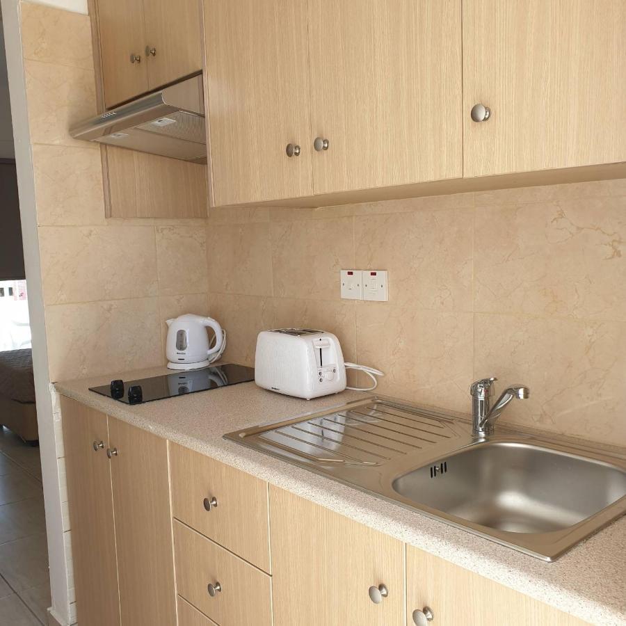 Napa Charles Apts Ayia Napa Bagian luar foto